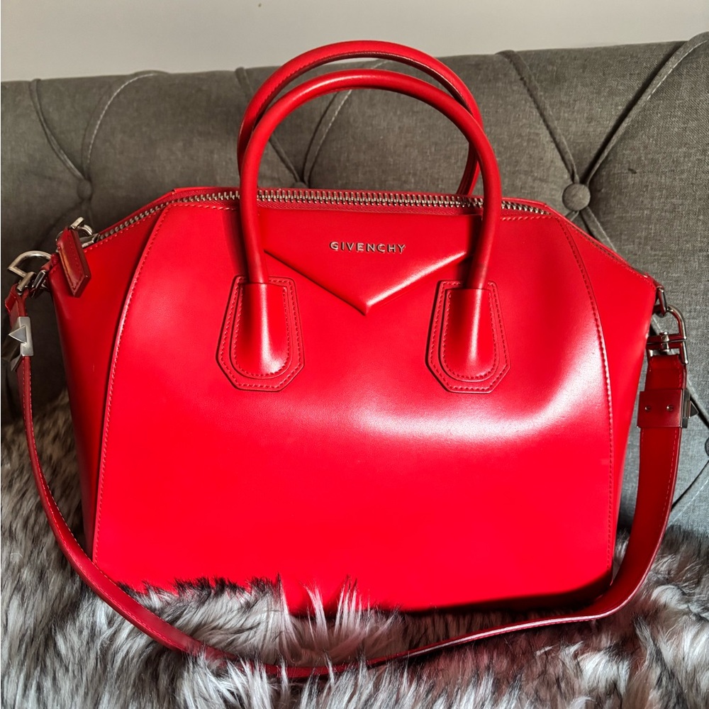 Givenchy Antigona Red-Very good Condition